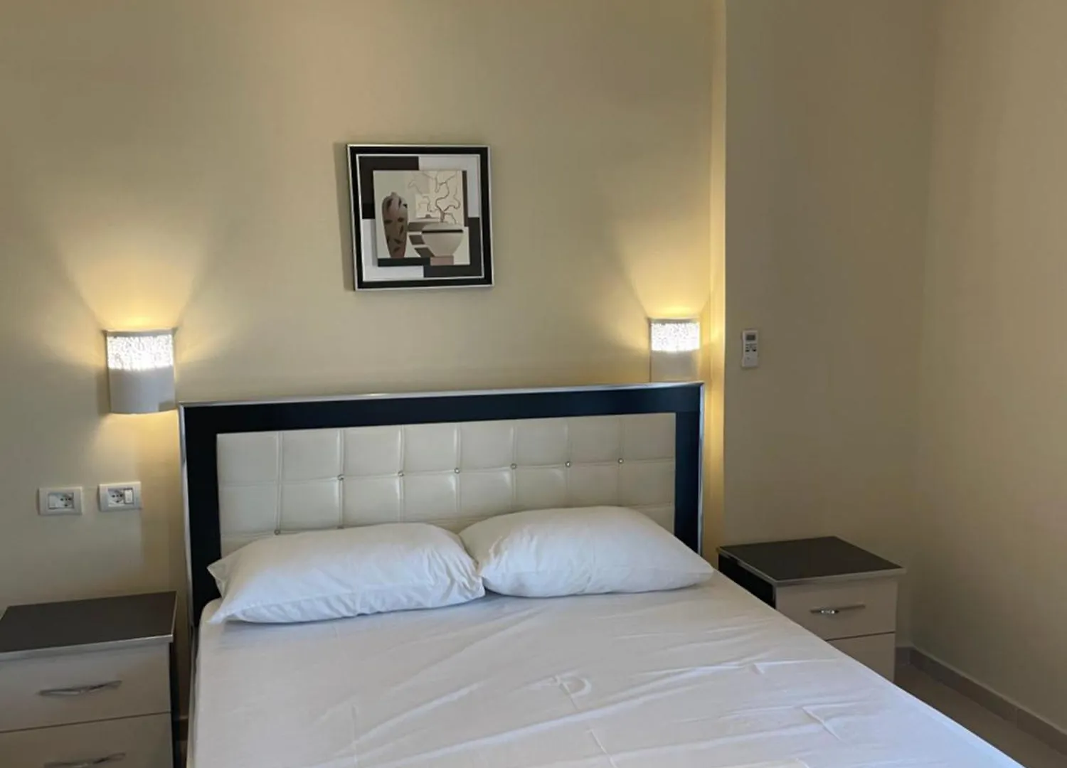 Honey Studios Sarandë 0*,