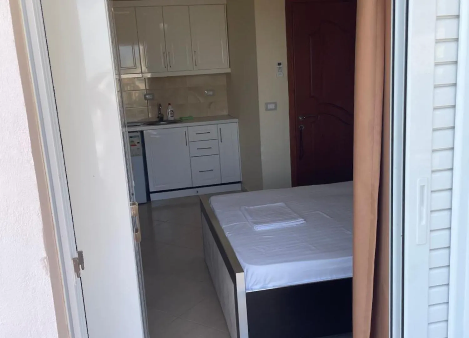Honey Studios Sarandë Albania
