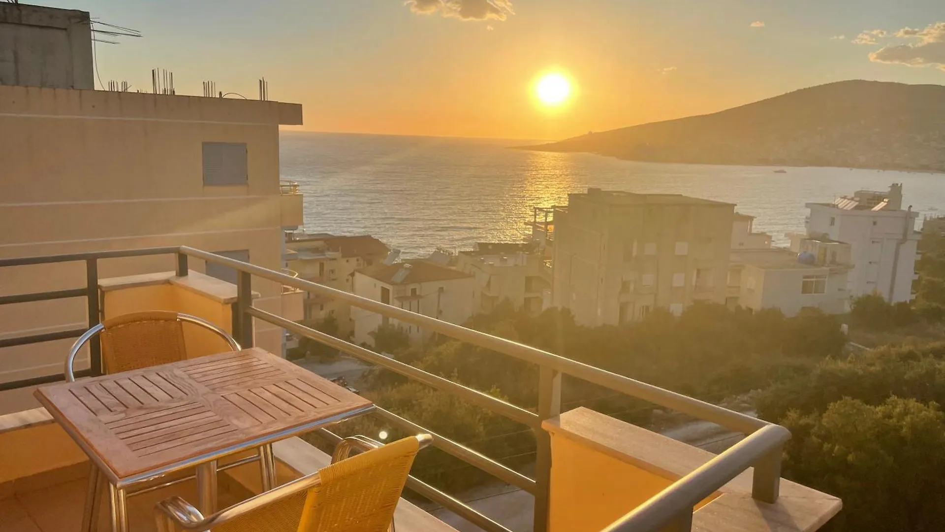 Honey Studios Sarandë Affittacamere