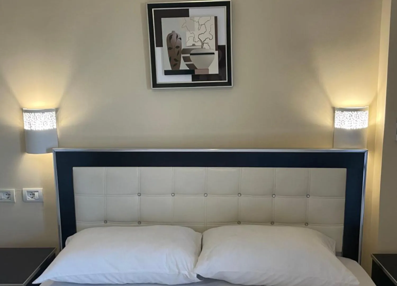Honey Studios Sarandë 0*,  アルバニア