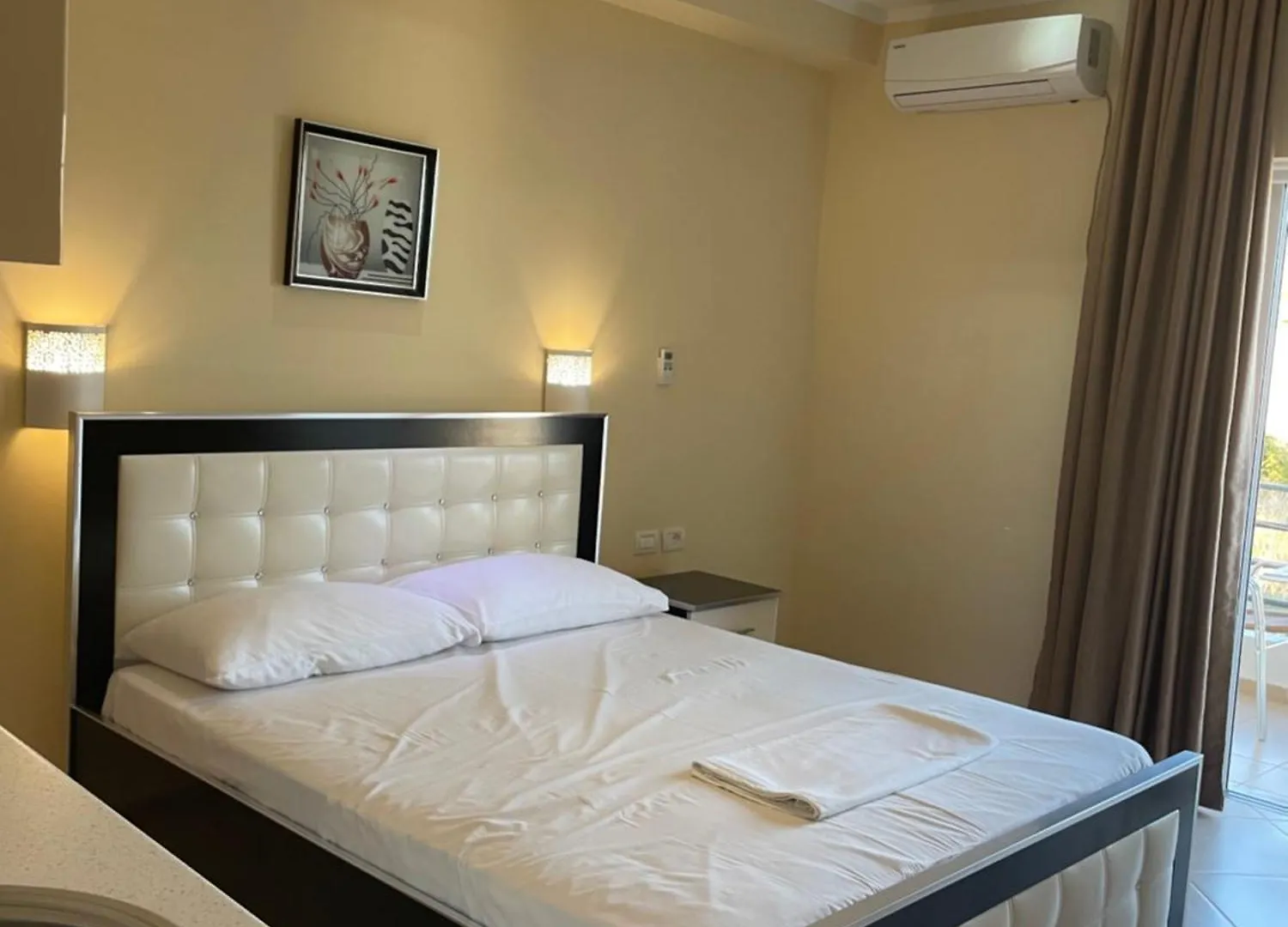 Honey Studios Sarandë 알바니아