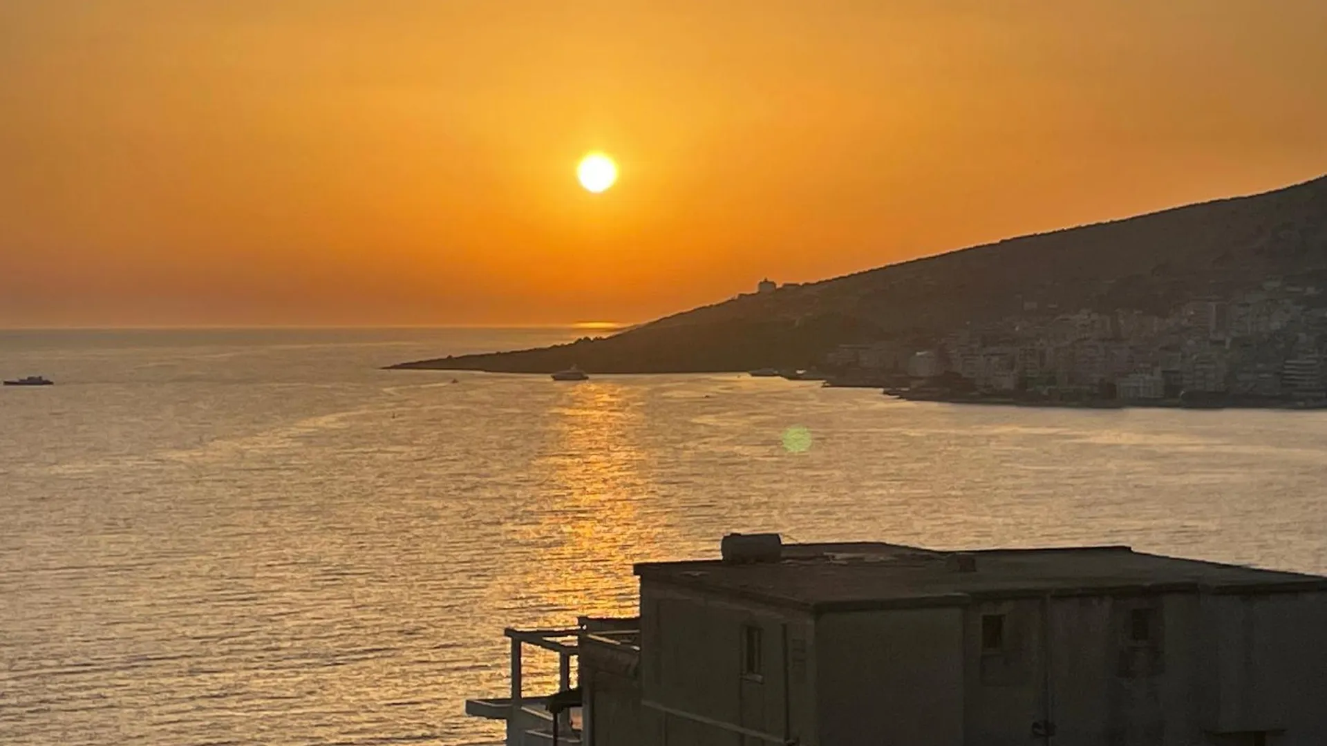 Honey Studios Sarandë ゲストハウス