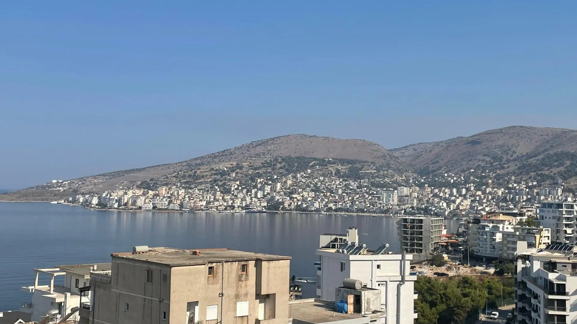 Honey Studios Sarandë 게스트하우스
