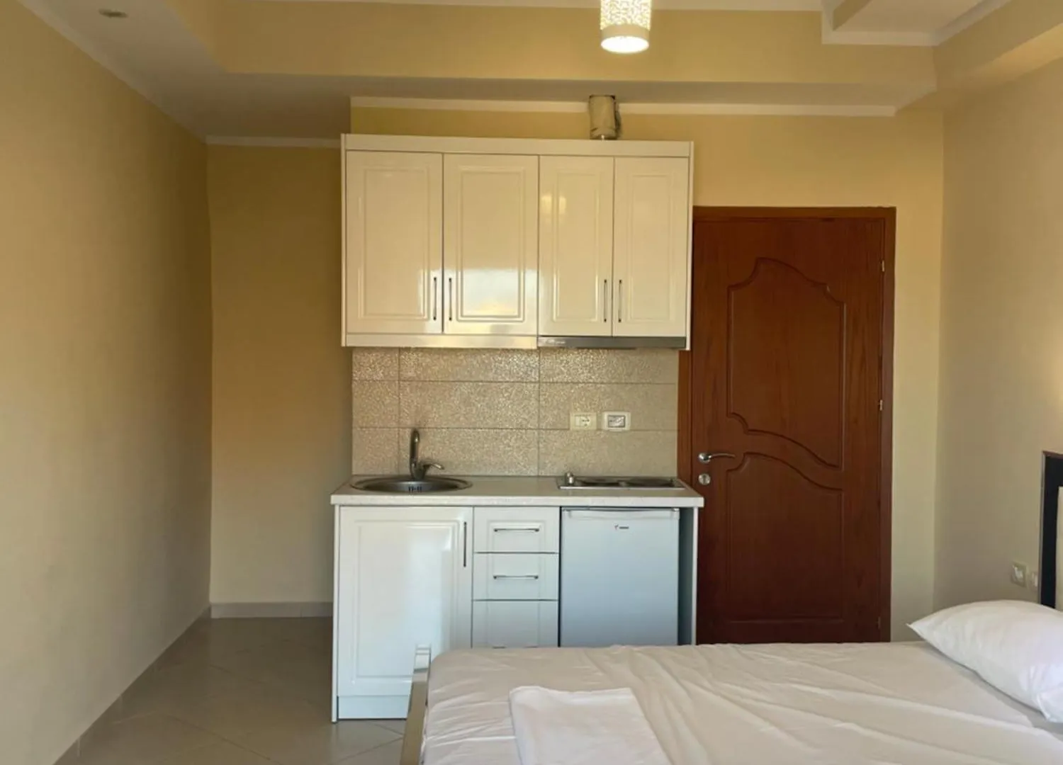 Honey Studios Sarandë アルバニア