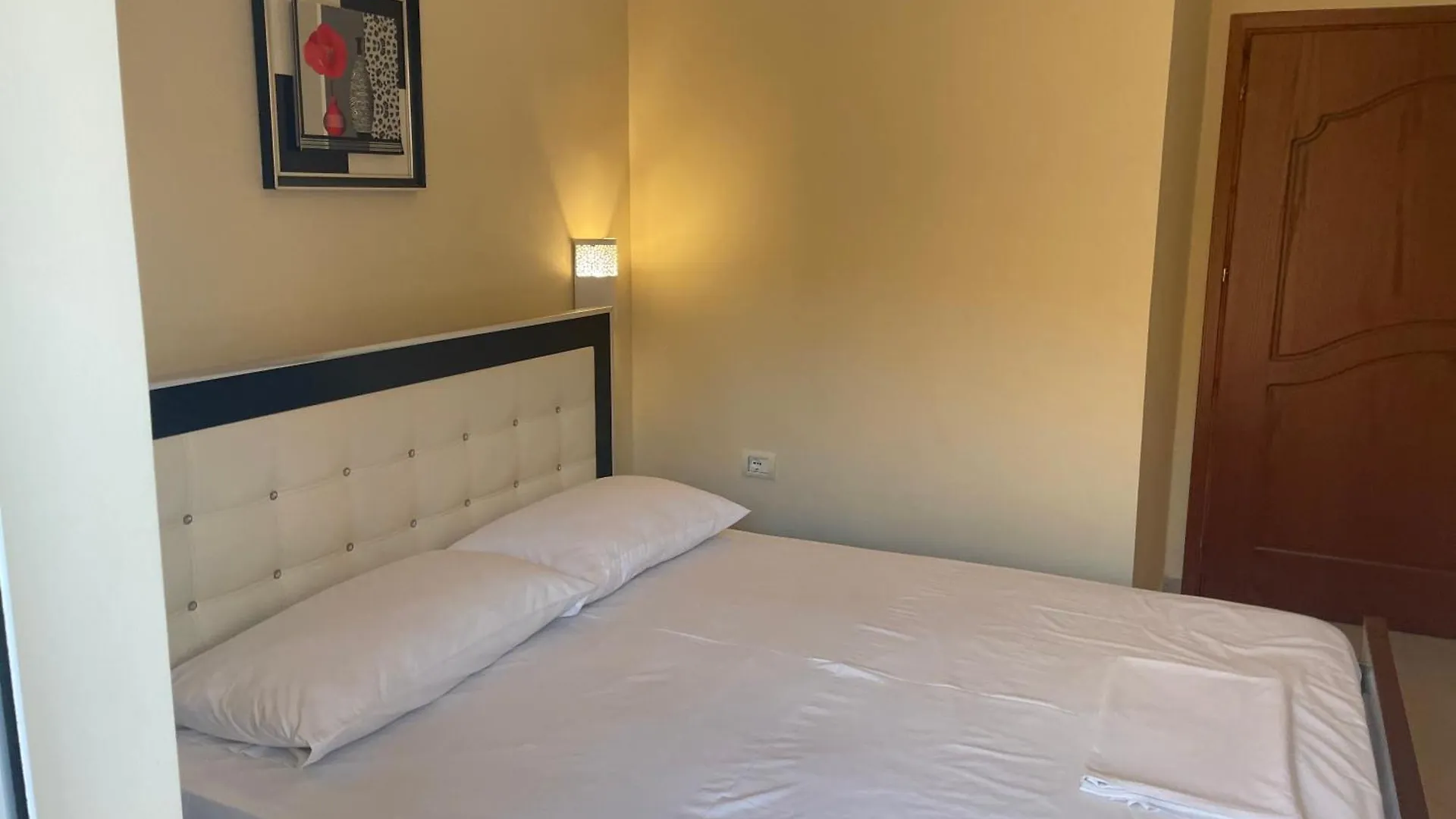 Honey Studios Sarandë Affittacamere