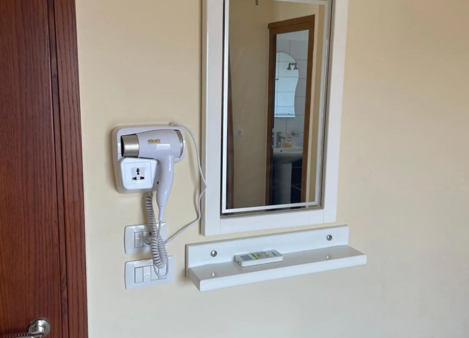 Honey Studios Sarandë ゲストハウス