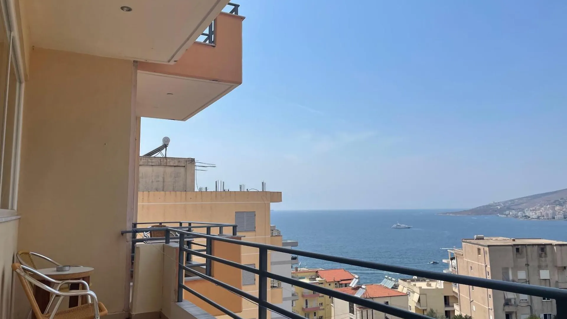 Honey Studios Sarandë 0*,  アルバニア