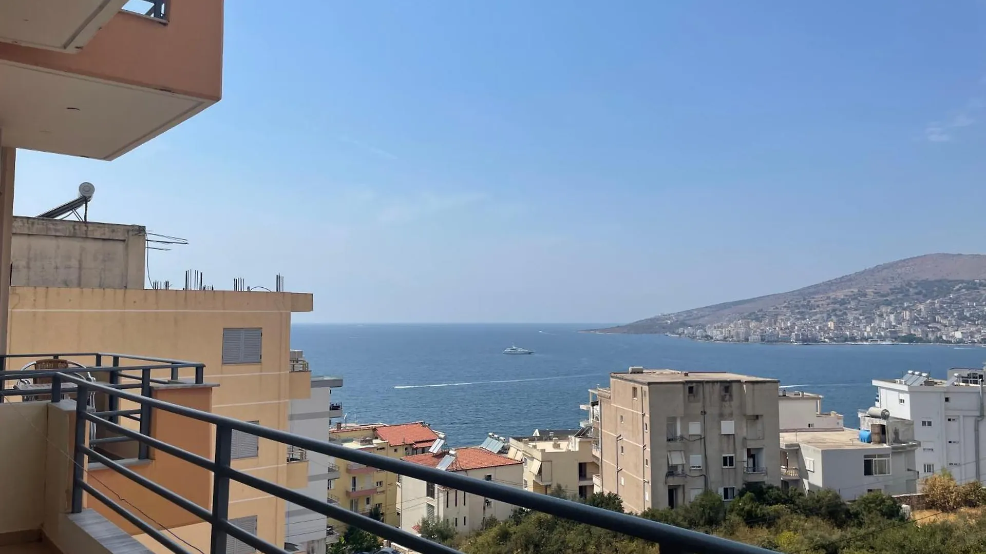 Honey Studios Sarandë Affittacamere